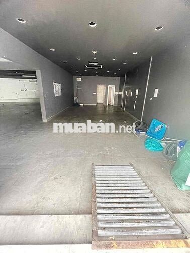 Cho thuê góc 2MT đg Đồng Khởi, ngang 15m x 24m 360m2 gần Amata BH