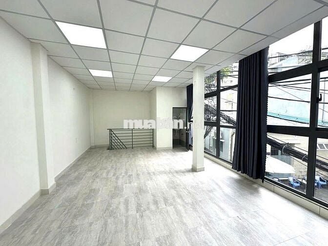 cho thuê nhà căn góc đẹp ốp kính Phan Đình Phùng, 4.6x10m 2 tầng,17 tr