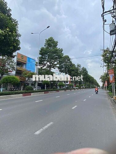 Cho thuê góc 2MT đg Đồng Khởi, ngang 15m x 24m 360m2 gần Amata BH