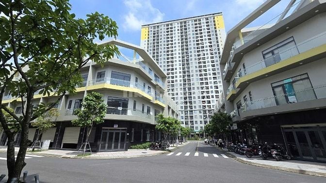 nhà phố dt sử dụng 211m2, 4 tầng, 5 phòng ngủ, 5 nhà vệ sinh