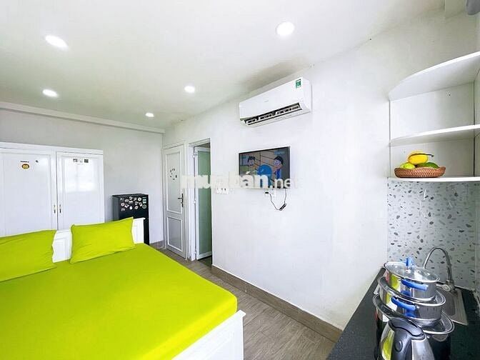 Studio ban công thiết kế hiện đại mới tại Nguyễn Trãi ngay chợ Bầu Sen