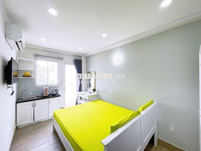 Studio ban công thiết kế hiện đại mới tại Nguyễn Trãi ngay chợ Bầu Sen