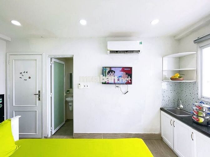 Studio ban công thiết kế hiện đại mới tại Nguyễn Trãi ngay chợ Bầu Sen