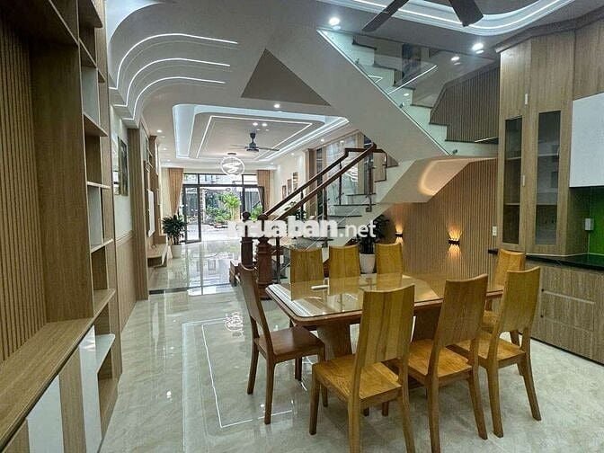 Cần bán nhà  mới 💯 đây đu Nội thất cao cấp