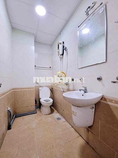 Quận 5 - Q1  2 Phòng Ngủ Riêng 1PK 1WC 🌈 Thang Máy