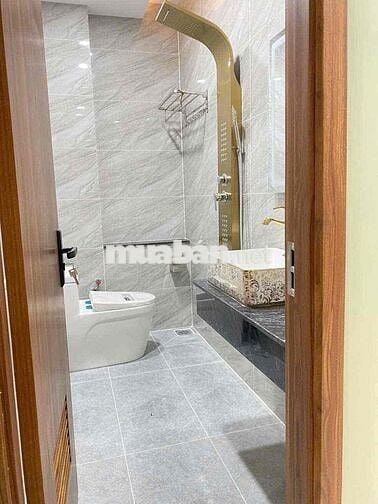 BÁN NHÀ 1 TRỆT 1 LẦU NGAY CHỢ TÂN HIỆP