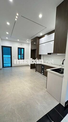 Nhà quận Cầu Giấy, ô tô tránh, 3 thoáng, 6 tầng, thang máy, 13.5 tỷ