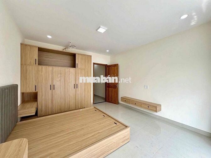 PHÒNG MỚI XÂY 1 PHÒNG NGỦ TÁCH BẾP CÓ BAN CÔNG SIÊU ĐẸP CHỢ BÀ CHIỂU