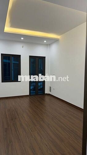 Nhà quận Cầu Giấy, ô tô tránh, 3 thoáng, 6 tầng, thang máy, 13.5 tỷ