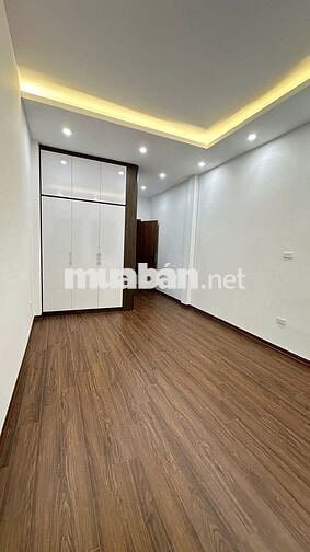 Nhà quận Cầu Giấy, ô tô tránh, 3 thoáng, 6 tầng, thang máy, 13.5 tỷ