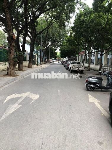 Nhà quận Cầu Giấy, ô tô tránh, 3 thoáng, 6 tầng, thang máy, 13.5 tỷ