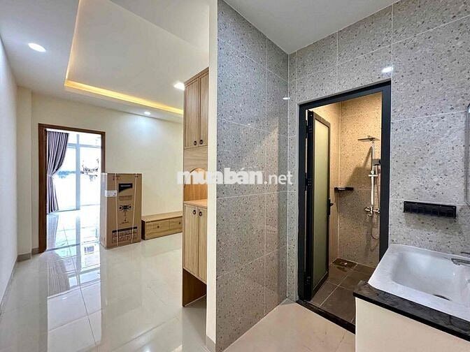 PHÒNG MỚI XÂY 1 PHÒNG NGỦ TÁCH BẾP CÓ BAN CÔNG SIÊU ĐẸP CHỢ BÀ CHIỂU