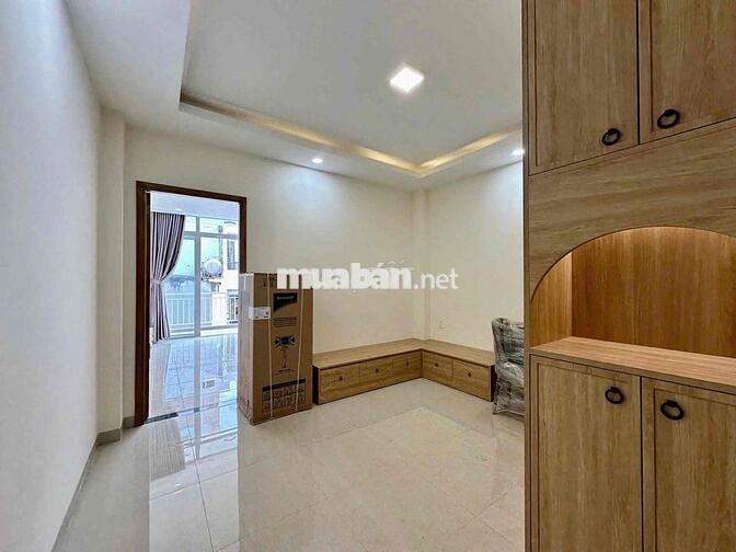 PHÒNG MỚI XÂY 1 PHÒNG NGỦ TÁCH BẾP CÓ BAN CÔNG SIÊU ĐẸP CHỢ BÀ CHIỂU