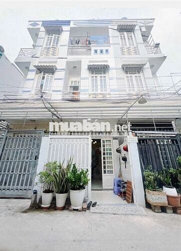 Nhà trệt 2 lầu. Có 4Pn. Tại Phước Kiển. Gần BV Nhà Bè. Sh cầm tay