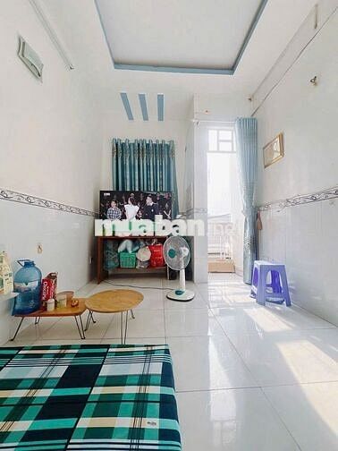 Nhà trệt 2 lầu. Có 4Pn. Tại Phước Kiển. Gần BV Nhà Bè. Sh cầm tay