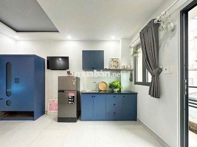 Phòng Ban Công Full Nội Thất Phú Nhuận Gần Phan Xích Long CV Gia Định