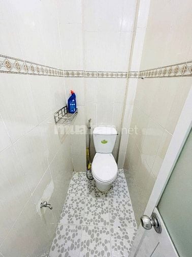 NGỘP VỐN BÁN LỖ NHÀ Đ VĂN CHUNG, TÂN BÌNH. GẦN CHỢ HOÀNG HOA THÁM