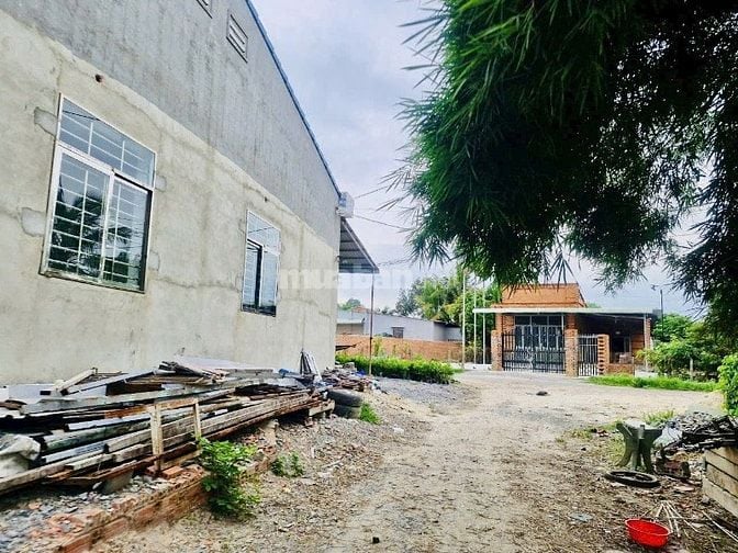 Hơn 1000m2 đường thông. Ngay KCN Phước Đông. 850tr