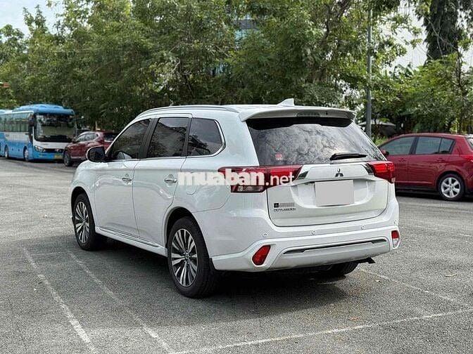 Outlander 2023 đăng ký 2024 siêu lướt