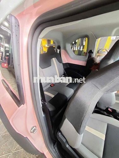 VinFast VF3 màu  hồng 2024 Thuê pin - 8000 km