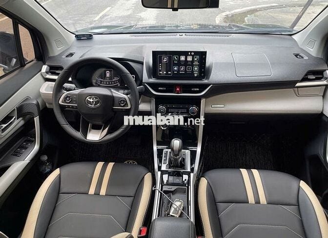 Chính chủ bán Toyota Veloz Cross Top 2024 11.000km