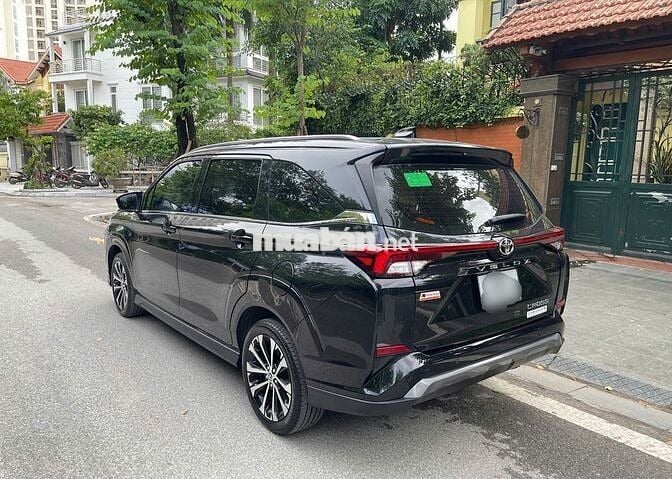 Chính chủ bán Toyota Veloz Cross Top 2024 11.000km