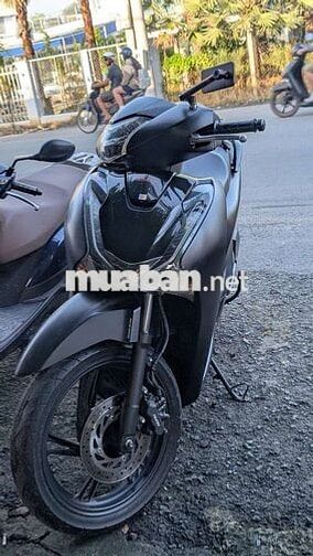 Xe tay ga Honda SH màu đen nhám