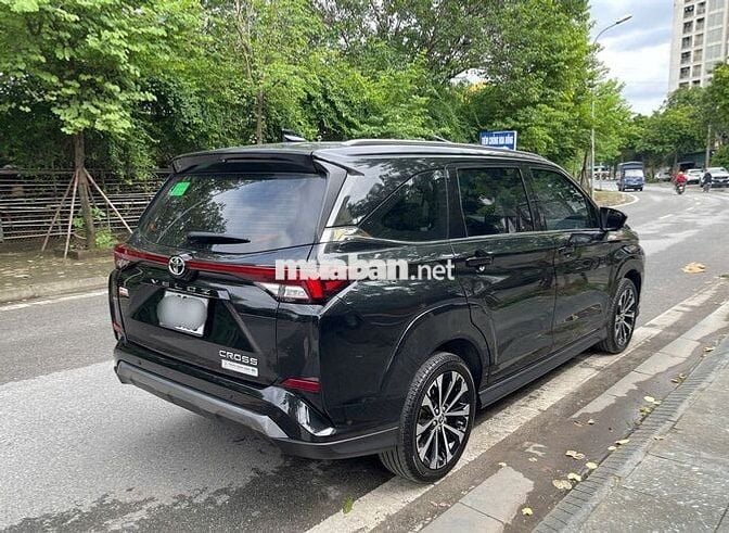 Chính chủ bán Toyota Veloz Cross Top 2024 11.000km