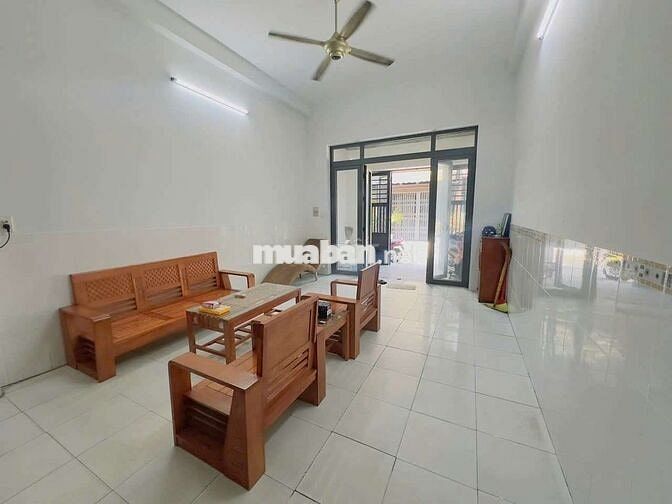 Nhà nguyên căn có nội thất xịn xò DT 4❌17+1 Lầu 2pn2wc hẻm 7m thông