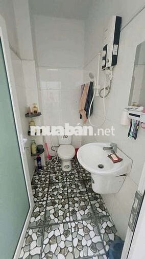 Nhà nguyên căn có nội thất xịn xò DT 4❌17+1 Lầu 2pn2wc hẻm 7m thông