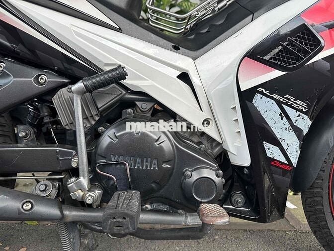 Spark 2016 135i đỏ đen