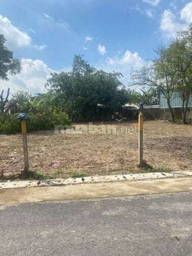 Mt dương công khi,5x28m, giá 750tr,full thổ, shr, hổ trợ vay full 100%