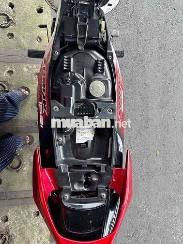 Spark 2016 135i đỏ đen