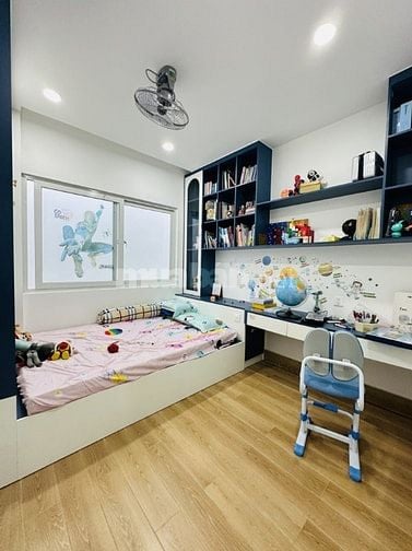 LÃNH BINH THĂNG QUẬN 11, CÁCH MT 6 CĂN, HXH 5M, 66M2 NGANG 5.5M.