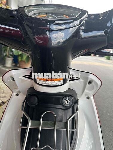 Spark 2016 135i đỏ đen