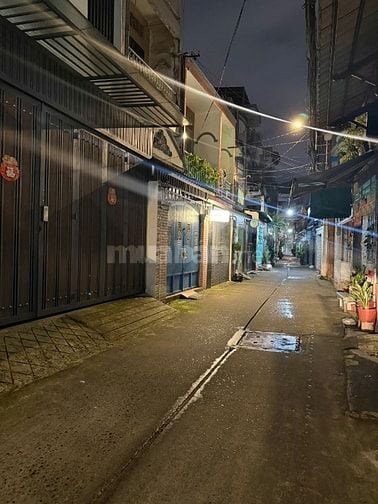 LÃNH BINH THĂNG QUẬN 11, CÁCH MT 6 CĂN, HXH 5M, 66M2 NGANG 5.5M.