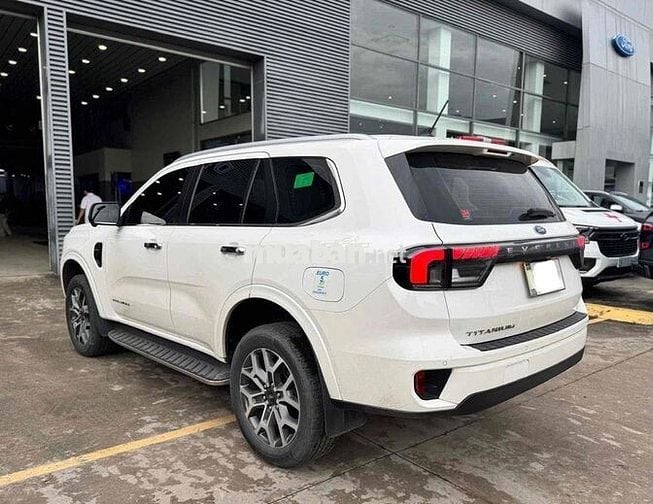 everest titanium 2023 - 1.139tr - hỗ trợ bank