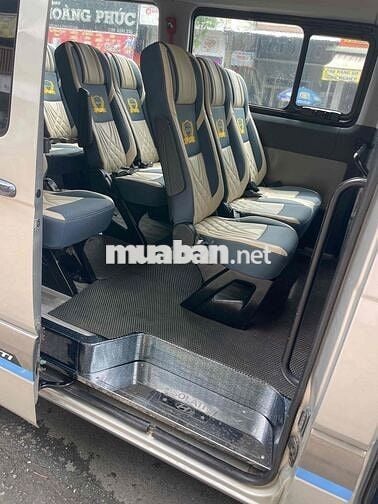 bán xe Huynhdai Solati 2017 xe chỉ chở nhan viên