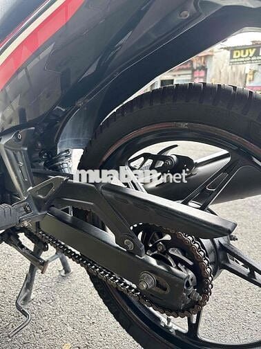 Spark 2016 135i đỏ đen