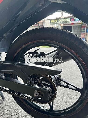 Spark 2016 135i đỏ đen