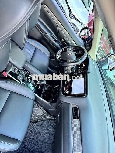 Mitsubishi Outlander 2021 bản Premium 25.000 Km
