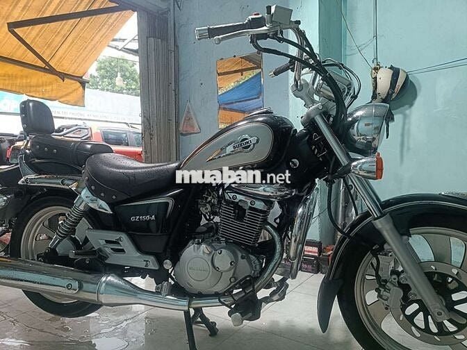 Xe máy Suzuki GZ 150 màu đen mới