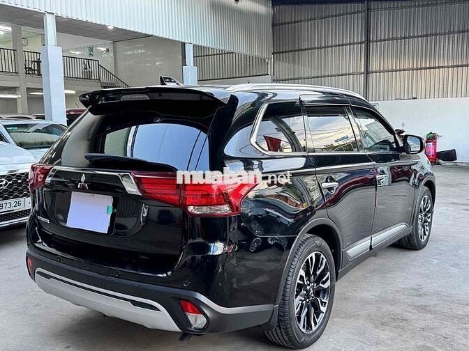 Mitsubishi Outlander 2021 bản Premium 25.000 Km