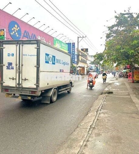 *CHỦ GẤP VỀ QUÊ -NHÀ 2 TẦNG-90M2-NGANG 5M-XE HƠI TRÁNH -5,8 TỶ- DĨ AN