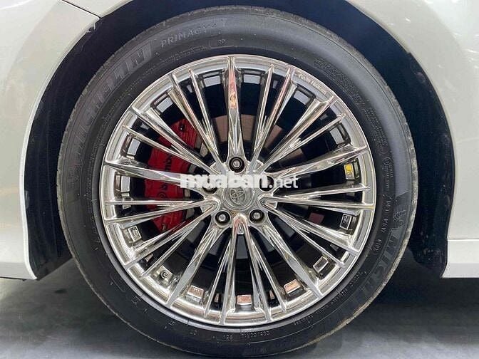 Toyota Camry 2.0G 2021 Trắng nt Đen 15.000 Km