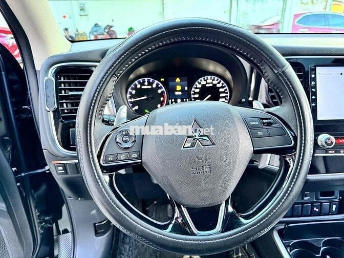 Mitsubishi Outlander 2021 bản Premium 25.000 Km