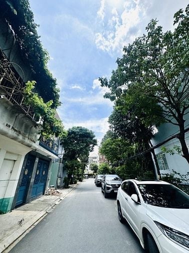 Bán nhanh Biệt thự phố nội thất cao cấp