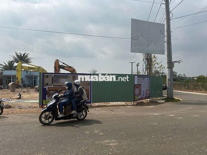 Chủ ngộp bán gấp lô đất đường 28 cổng vào KDC Lan Anh 7 293m2/1ty970