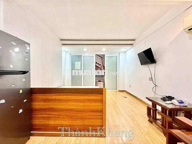 CHO THUÊ 1 PHÒNG NGỦ TÁCH BẾP 35M2 4 NGƯỜI 4 XE, HẦM XE THANG MÁY