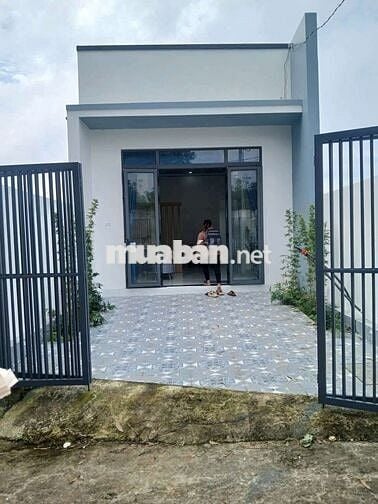 nhà + nội thất.Chỉ cần đưa trước 150tr. Dọn vào ở ngay.